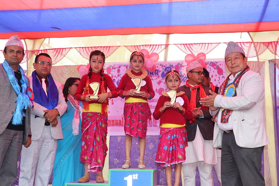 न्यु प्यागोडाद्वारा शिक्षक र अभिभावक सहित १२ जनालाई सम्मान