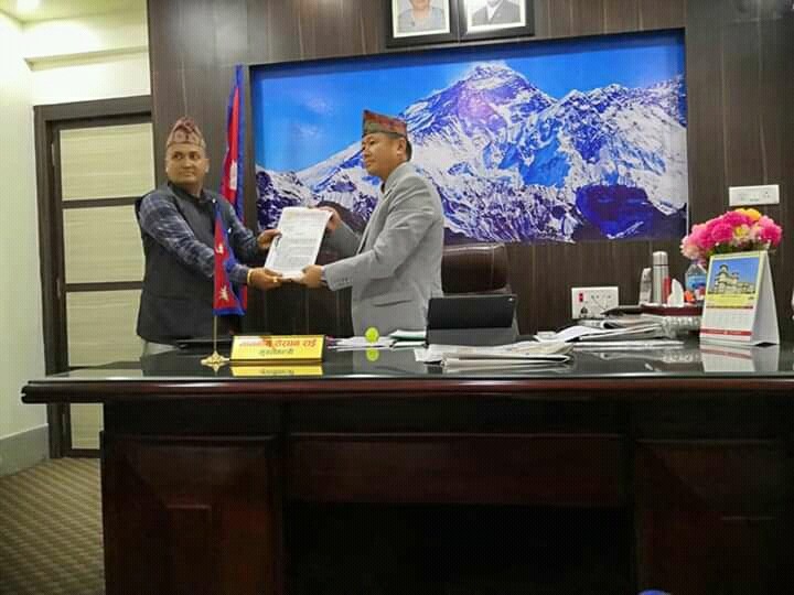 पथरी उद्योग वाणिज्य संघद्वारा मुख्य मन्त्रीलाई ज्ञापन पत्र