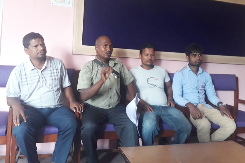 धान किन्दा तौल कम देखाएर ठगि गरेको कृषकको आरोप