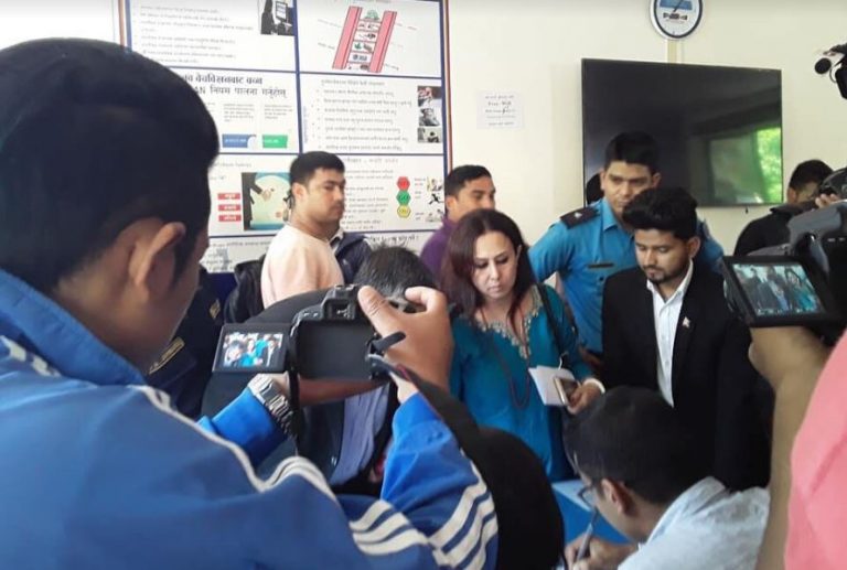 रवि लामिछानेकी पत्नी निकिताले दिएको उजुरी काठमाडौं प्रहरीद्धारा अस्विकार