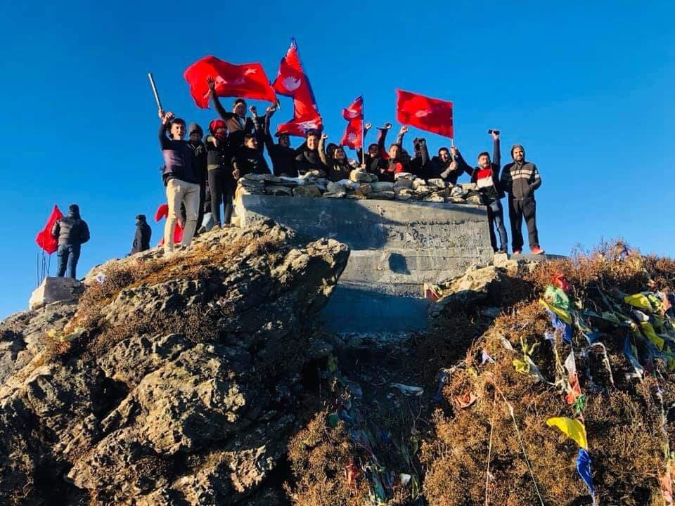 भारतले कब्जा जमाएको भूमिमा फहरायो नेपालको राष्ट्रिय झन्डा
