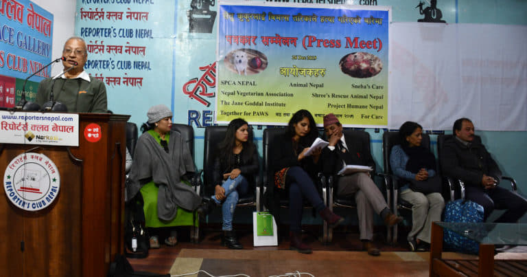 छिमेकीले कुकुर मार्दा यति ठुलो पत्रकार सम्मेलन