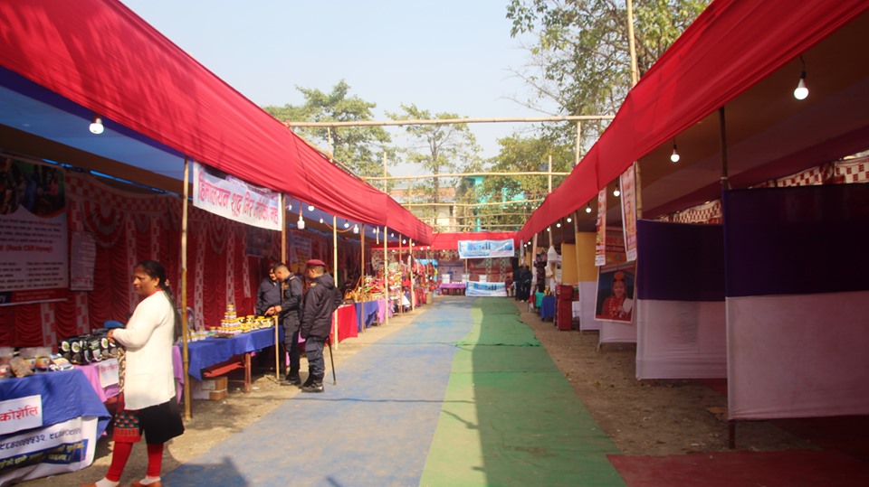 महिला उद्यमी मेलाको छैटौ दिनः कारोबार निरासजनक स्टल सञ्चालक हाइ काटदै बस्छन