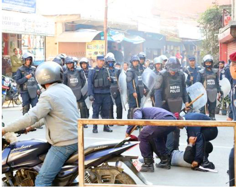 दशरथ रंगशालामा दर्शकमाथि प्रहरीद्धारा कुटपिट