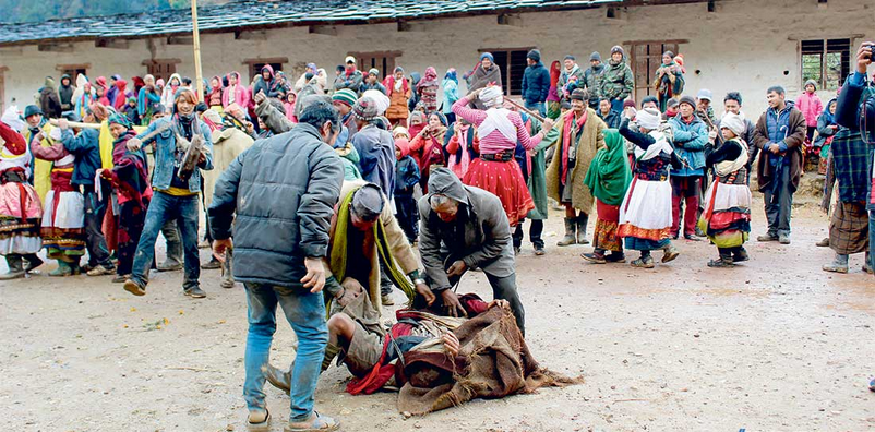 नेपालमै लाग्छ यस्तो अनौठो मेलाः जहाँ २४ घण्टा अपाच्य शब्द बोल्न खुला