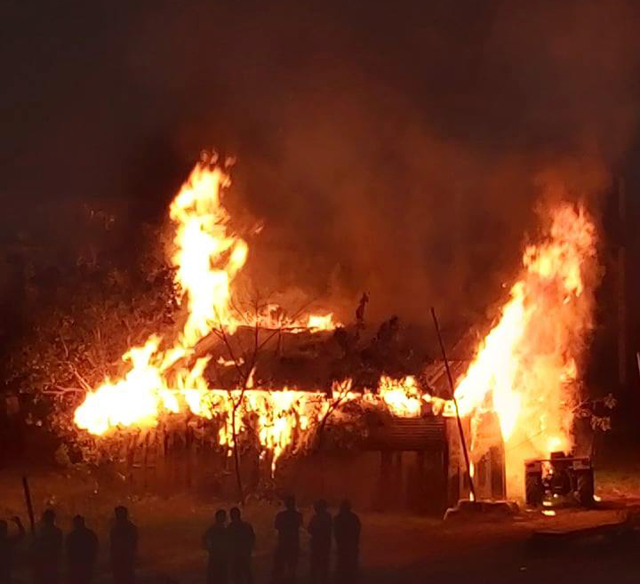 बेलबारीमा आगलागी, दमकल नहुँदा क्षति बढ्दो