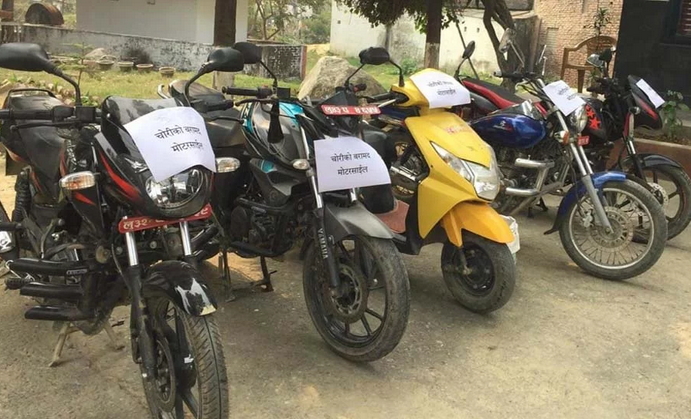 मोटरसाइकल चोरीमा संलग्न रहेको आरोपमा ६ जना पक्राउ