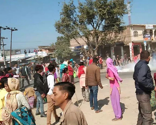 कैलालीमा झडप, ९ प्रहरी घाइते