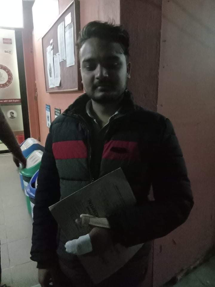 प्रहरीको ज्यादतीविरुद्ध नेविसंघ सडकमा,पथरीका सुबिन पनि घाईते