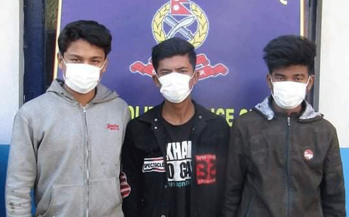 १७ वर्षीया किशोरीमाथि ट्रकभित्रै सामूहिक बलात्कार गर्ने पक्राउ