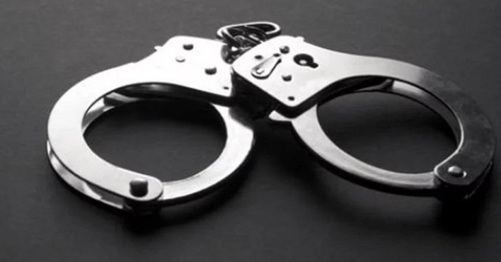 चितुवाको छालासहित एक पक्राउ