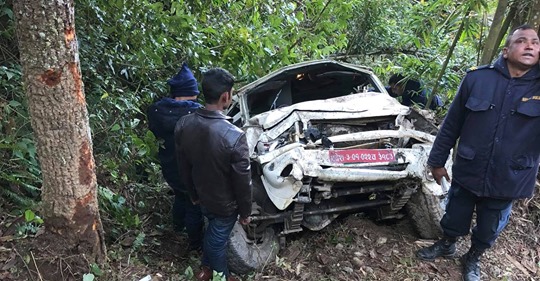 ओेखलढुंगामा बोलेरो जिप दुर्घटना, ८ जना घाइते