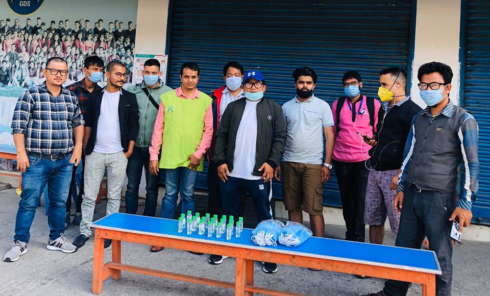 नेपाल पत्रकार महासंघ प्रदेश नं. १ द्वारा सेनेटाइजर र माक्स वितरण