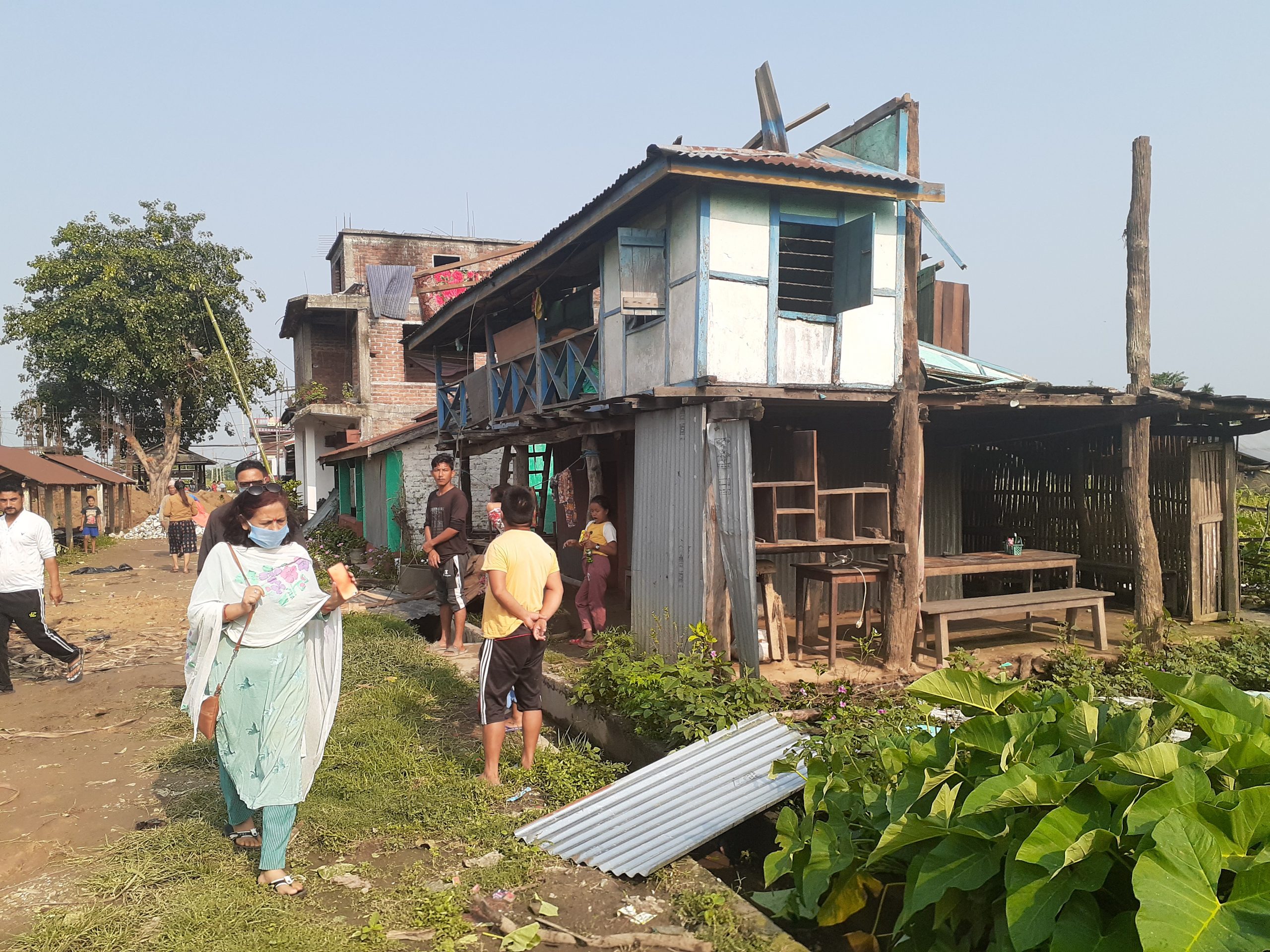 पथरीशनिश्चरेमा हावाहुरीले क्षती