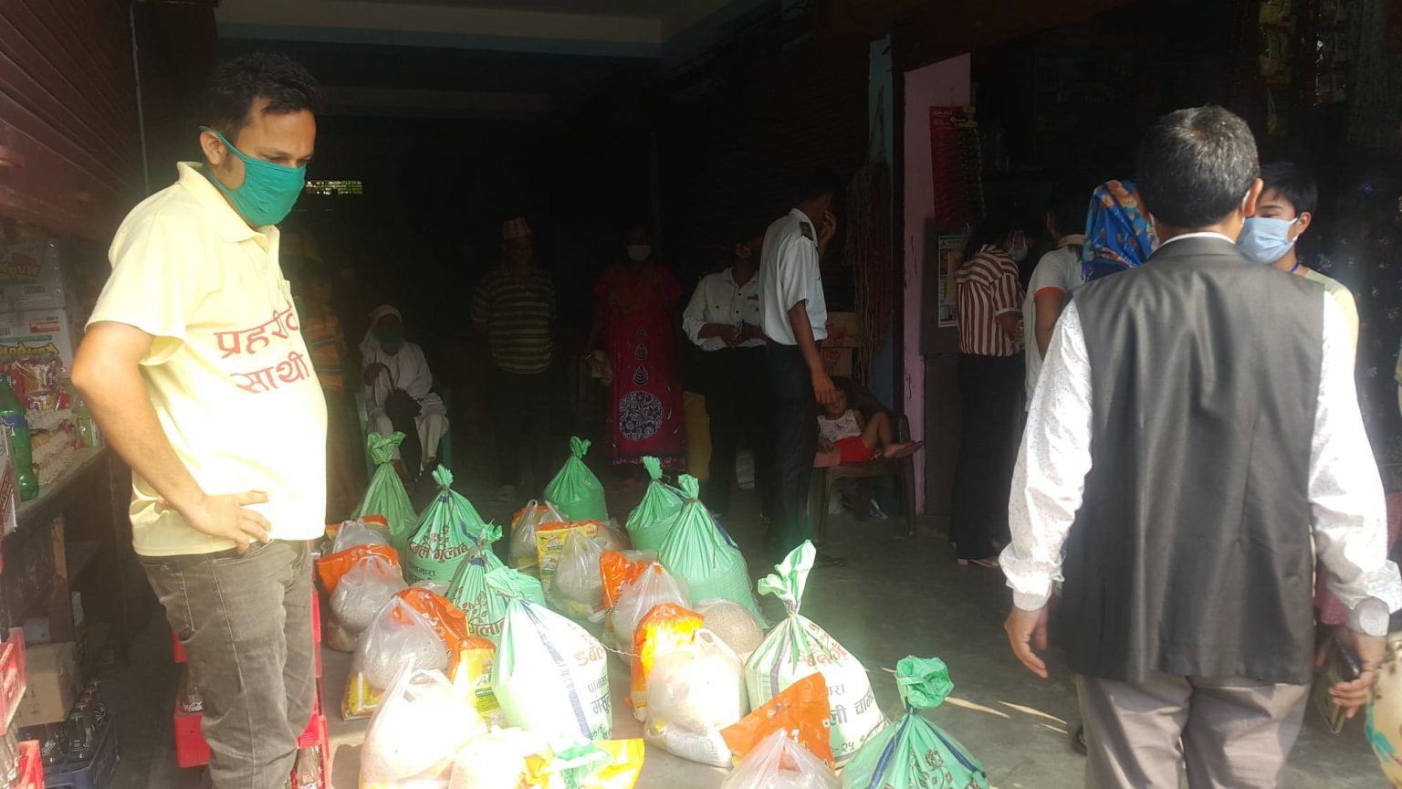 शनिश्चरेमा एक्सेलद्वारा विपन्न परिवारलाई राहत