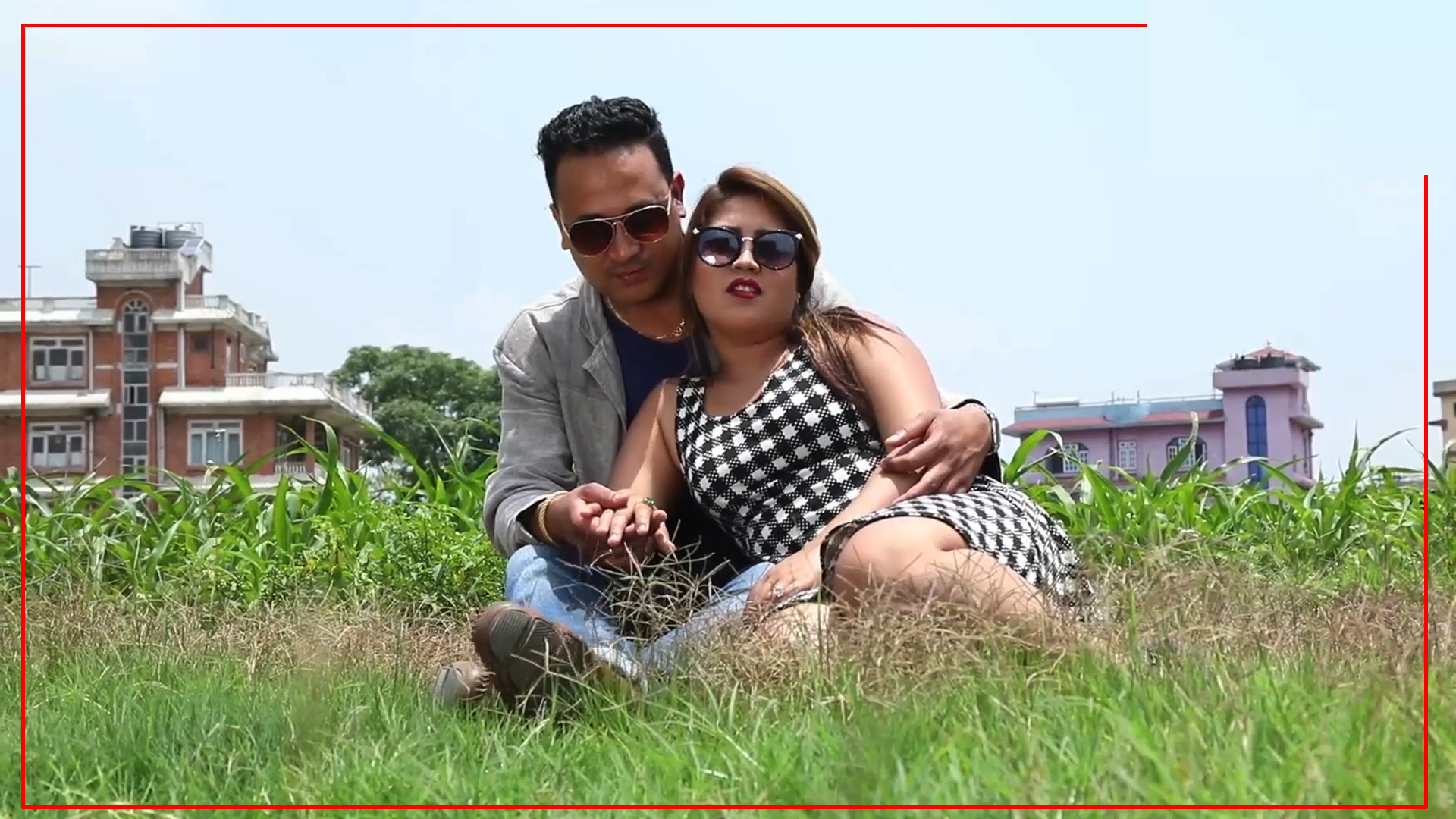 फस्ट टाइम लभ हो ? युवतीलाई प्रश्न गर्दा भयो यस्तो (कमेडी भिडियो)