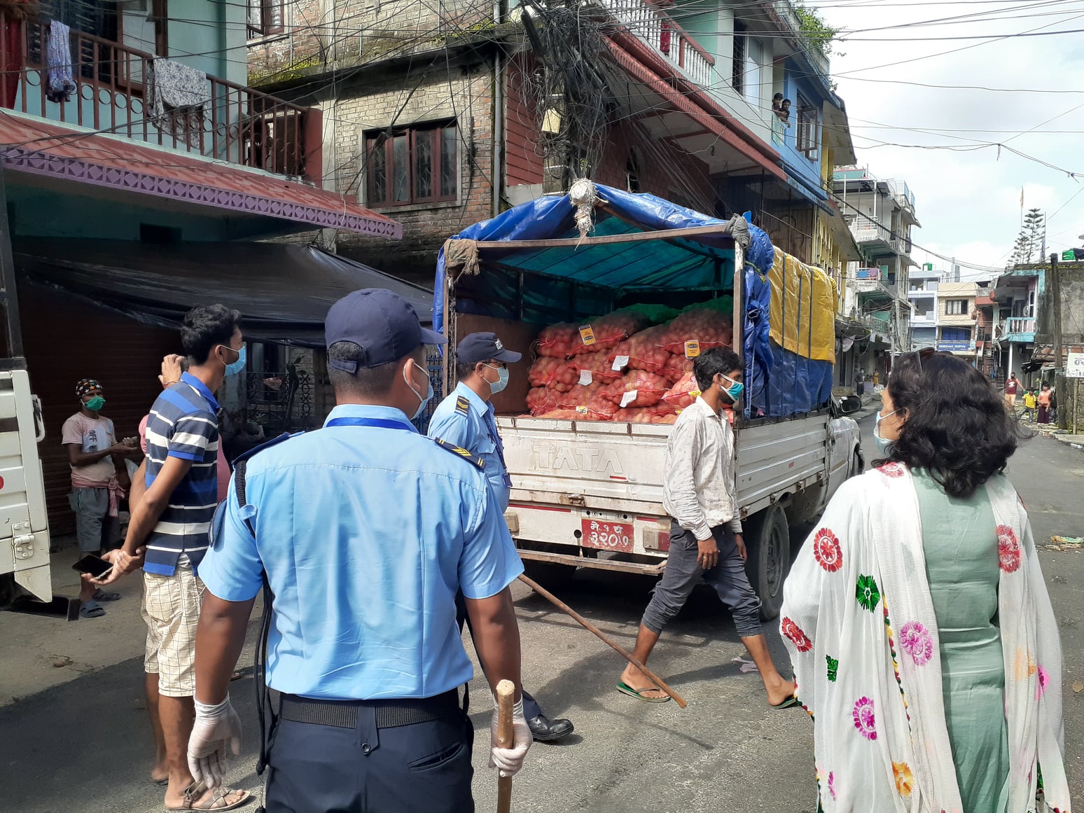 नगरद्वारा बन्दाबन्दीको अनुगमन्, घरमै सुरक्षित रुपले बस्न अनुरोध