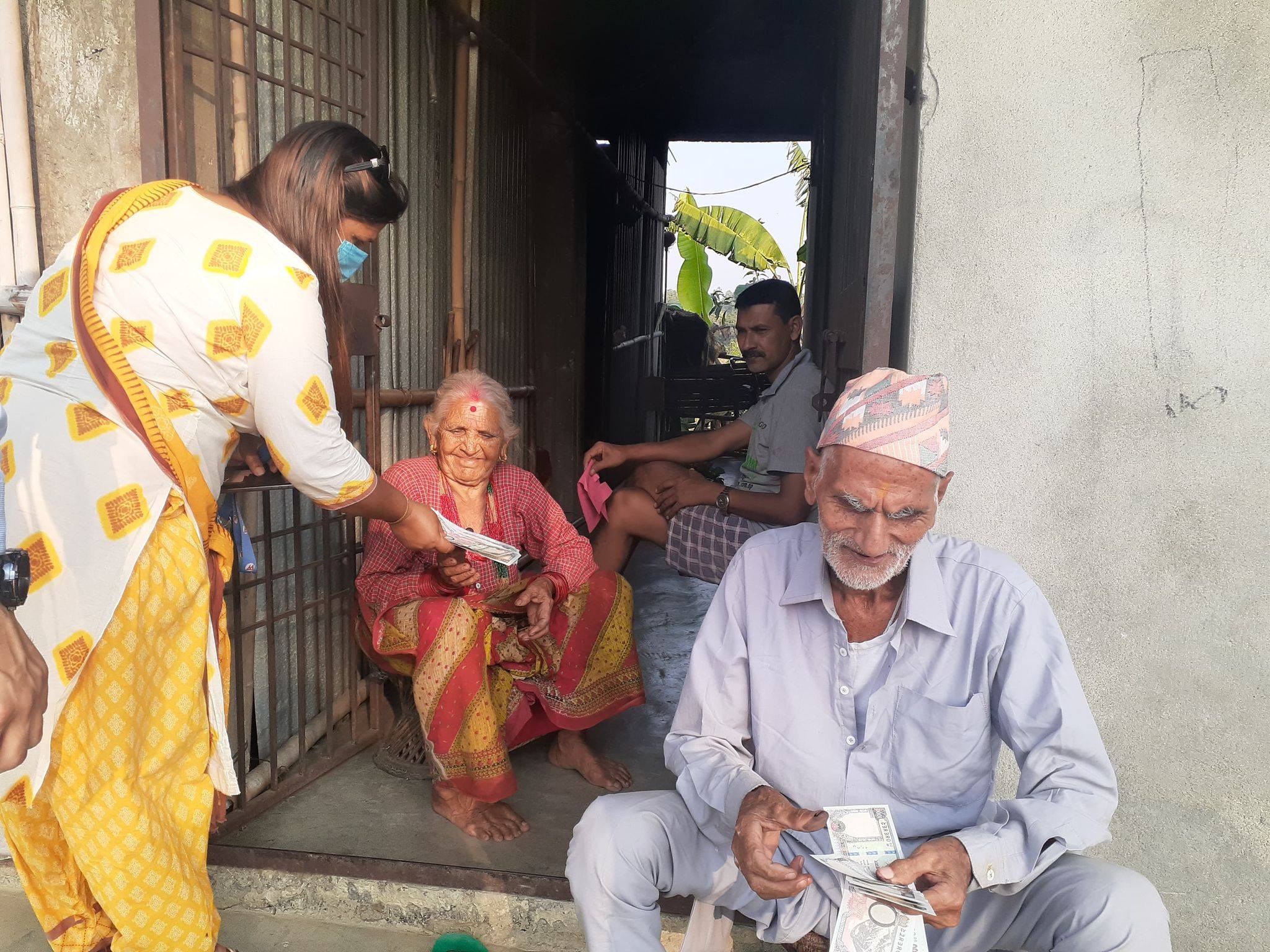 पथरी शनिश्चरे १० मा घर घरमा सामाजिक सुरक्षा भत्ता