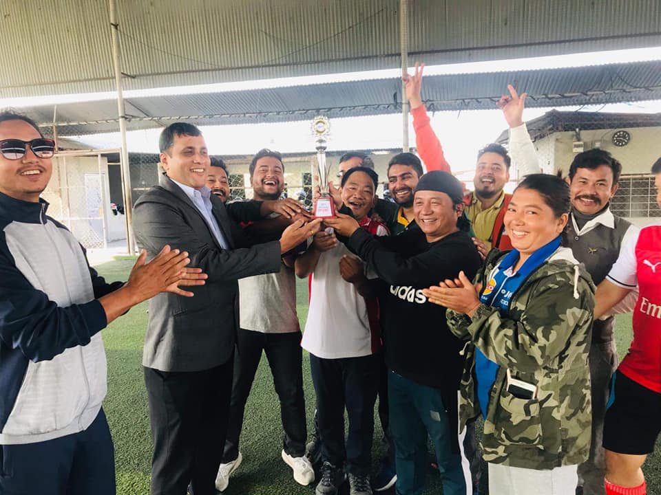 पत्रकार र पथरी जेसीज बीच मैत्रीपूर्ण फुटसल