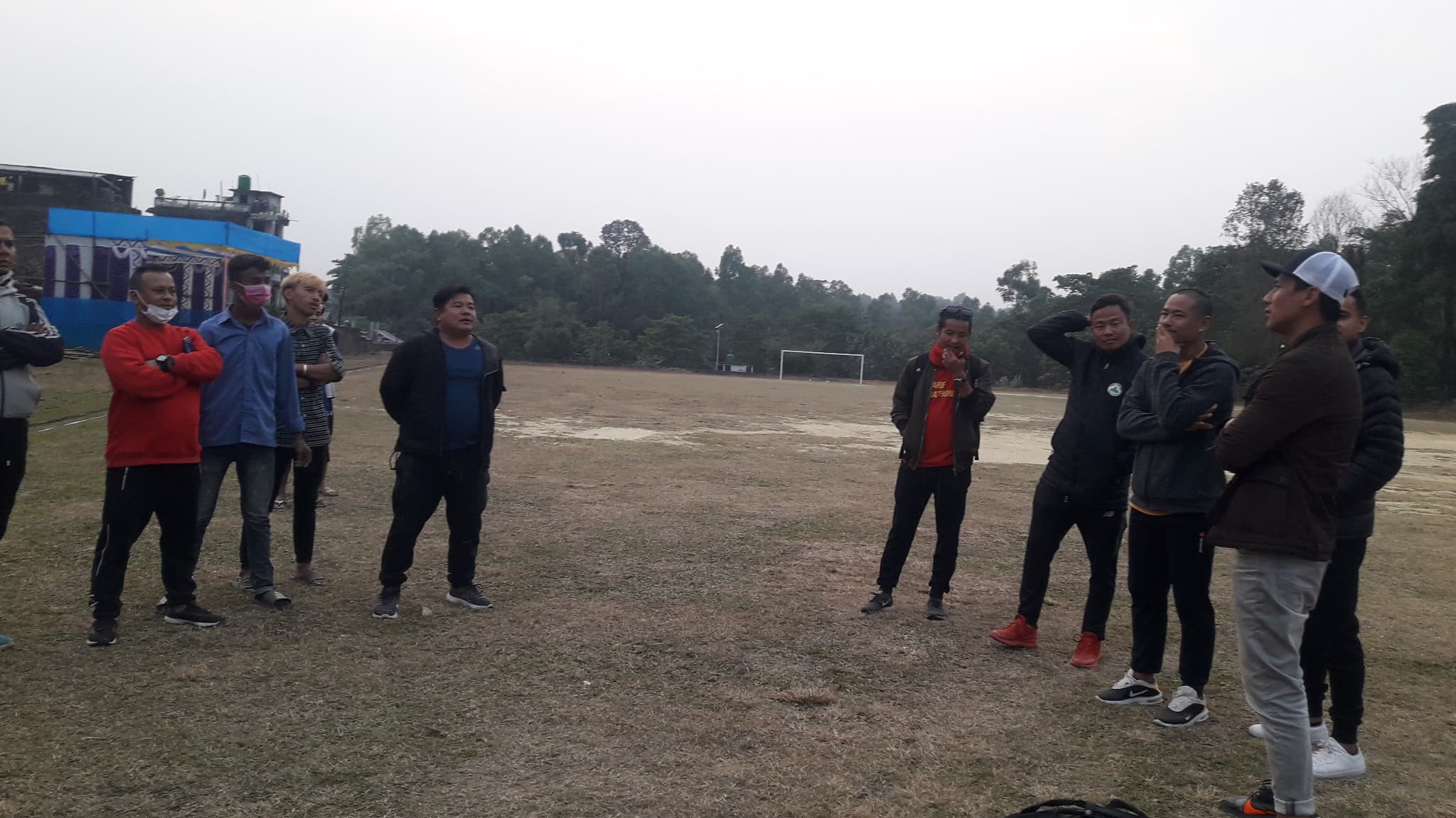 राष्ट्रिय फुटबल टिमका पूर्ब कप्तान थापाको टेन्सबर्ग पथरीशनिश्चरे फुटबल प्रिमियर लिगलाई शुभकामना