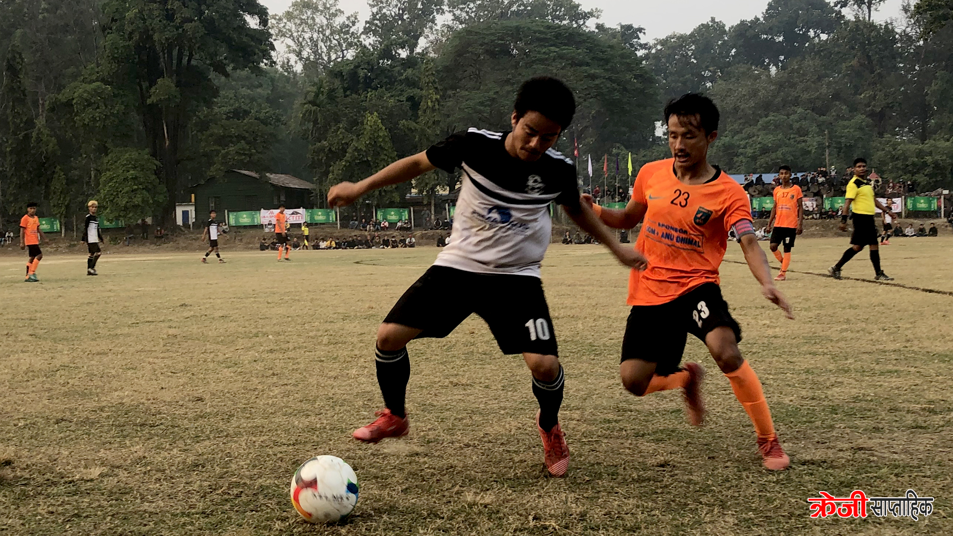 टेन्सबर्ग पथरी शनिश्चरे फुटबल लिगको उद्घाटन खेलमा शिखर र हेमा असले अंक बाँडे