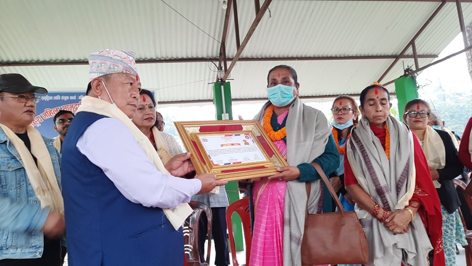 दुई जना स्वास्थ्य स्वयमसेविका सम्मानित