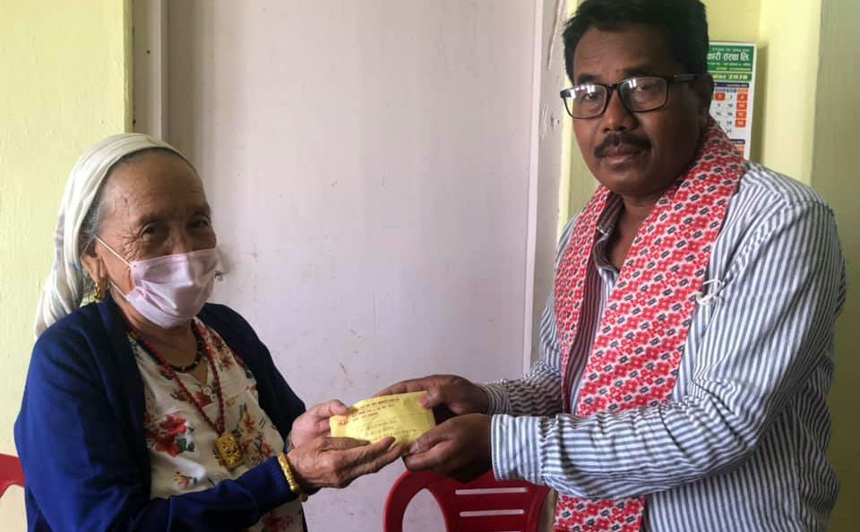 लर्ड बुद्ध साकोसद्वारा आजीवन पेन्सन वितरण