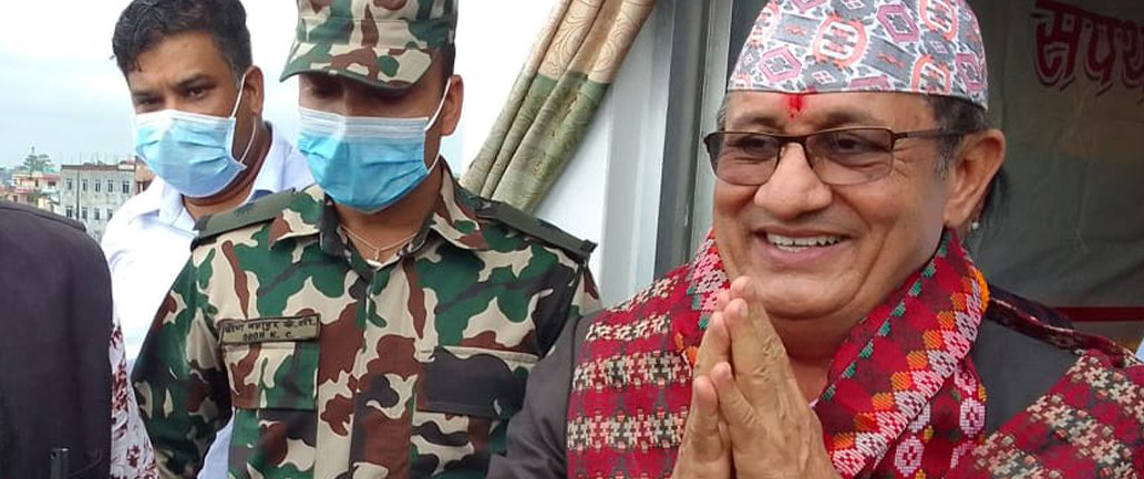 ‘माधव नेपालको साथ छाड्न मन्त्रीको अफर आयो’
