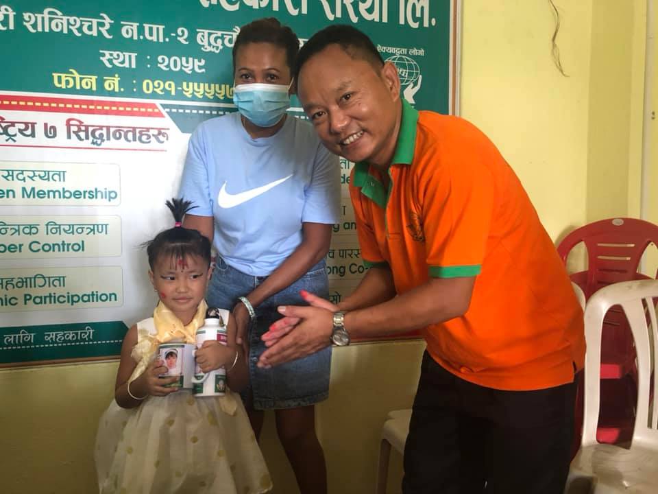 लर्डबुद्धद्वारा उत्कृष्ट बाल बचतकर्ताहरूलाई पुरस्कार वितरण