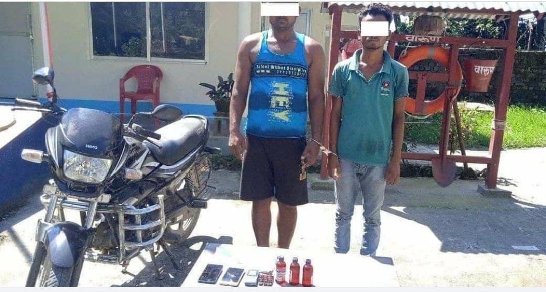 एक भारतीय नगरिक सहित २ लागुऔषध कारोबारी पथरीबाट पक्राउ