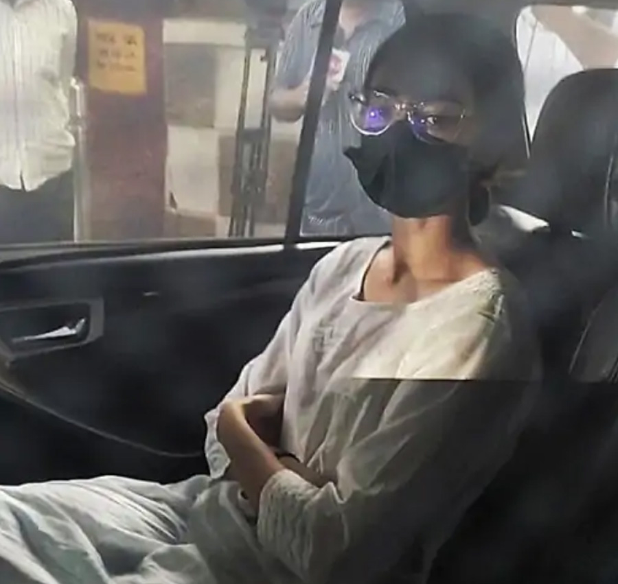 आर्यनसँग जोडिएपछि बयानका लागि एनसीबीको अफिस पुगिन् अनन्या