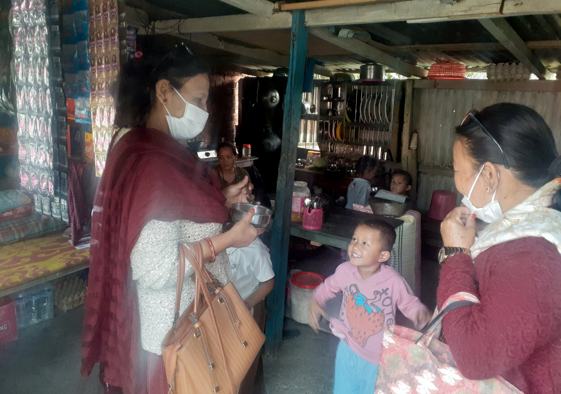 खाजाको व्यवस्थापन बारे अनुगमन