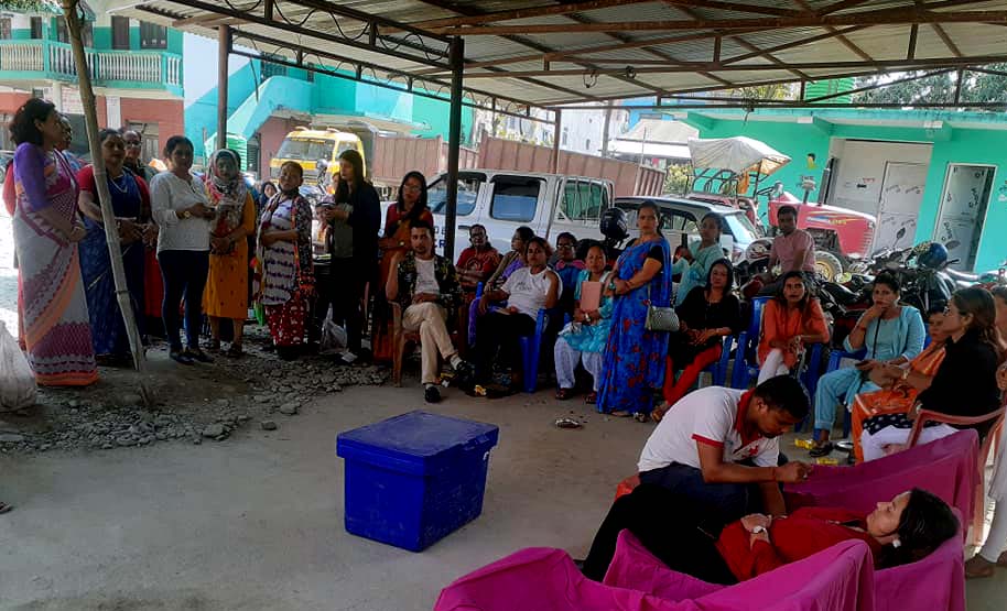 पथरीशनिश्चरेमा अन्तर्राष्ट्रिय महिला दिवसमा रक्तदान