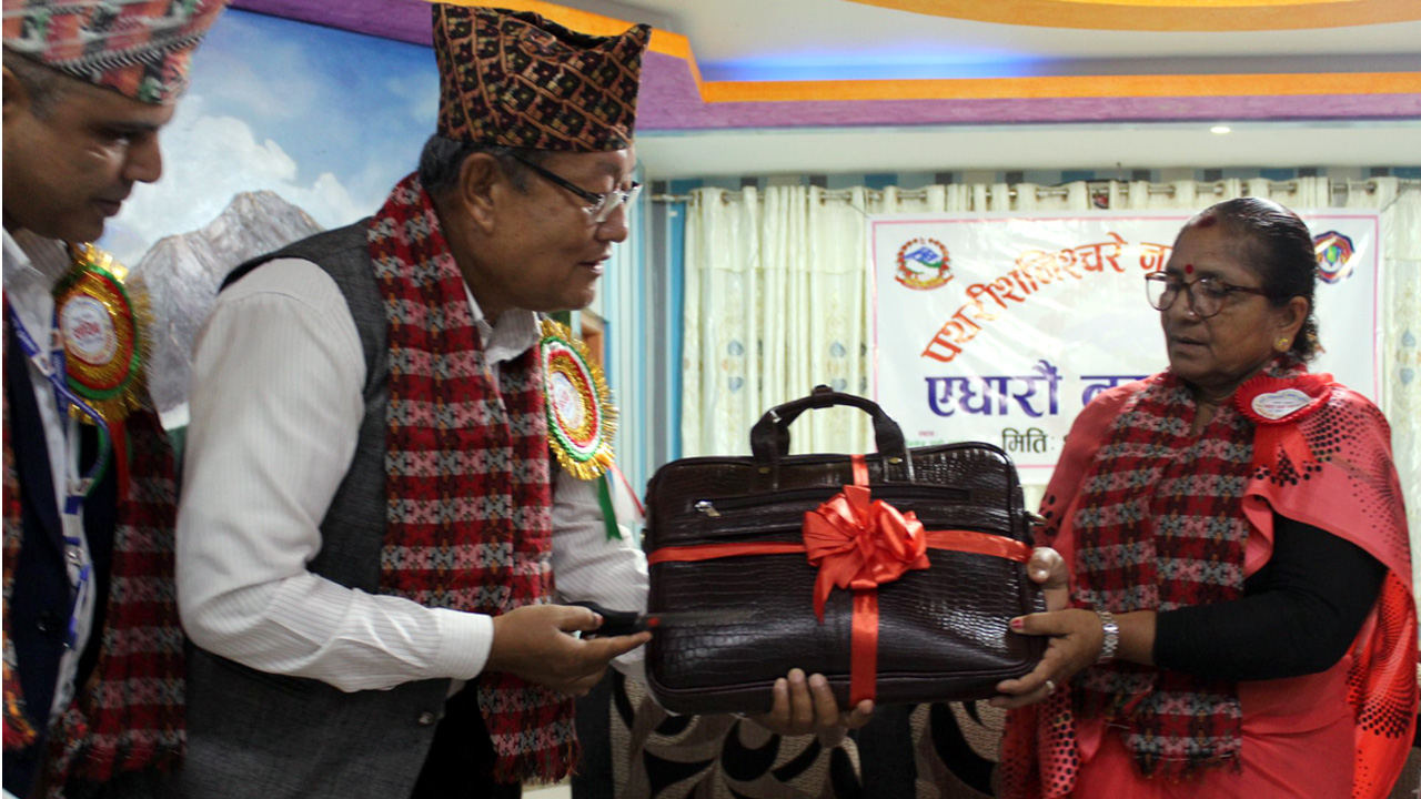 पथरीशनिश्चरेको ११ औ नगरसभा सम्पन्न