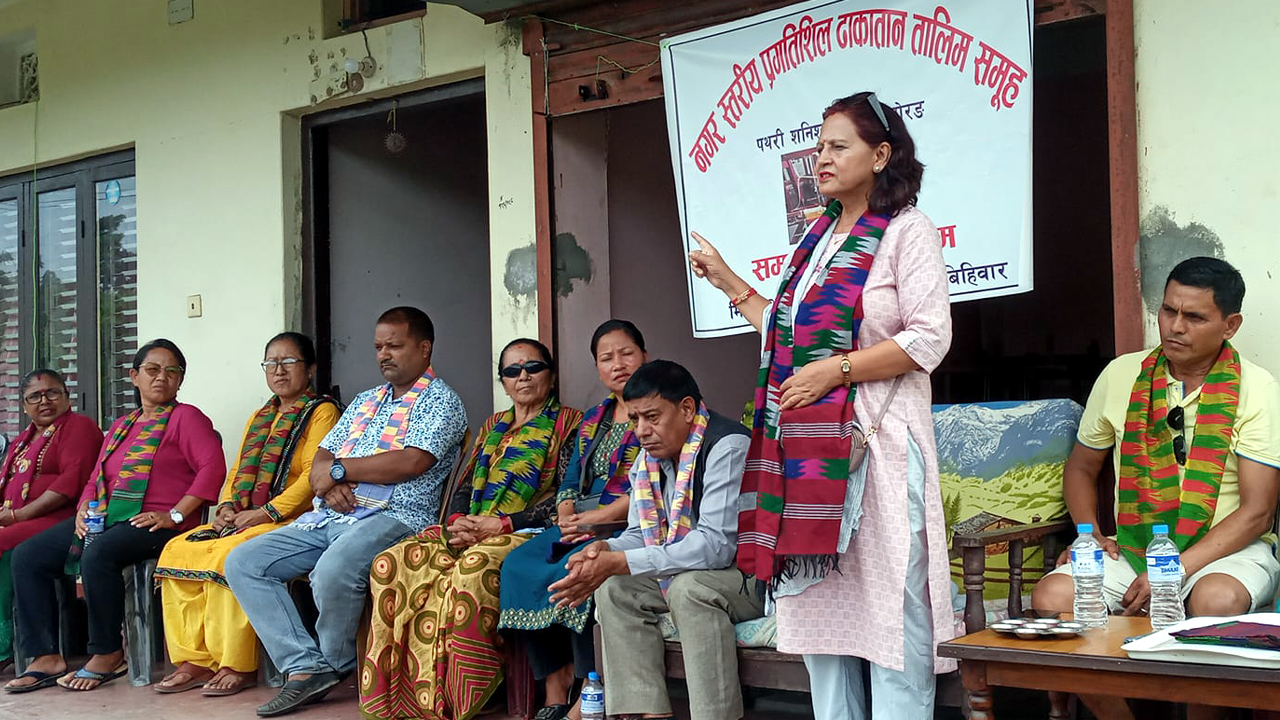 वडा नं. १० मा ढाका बुनाई तालिम समापन