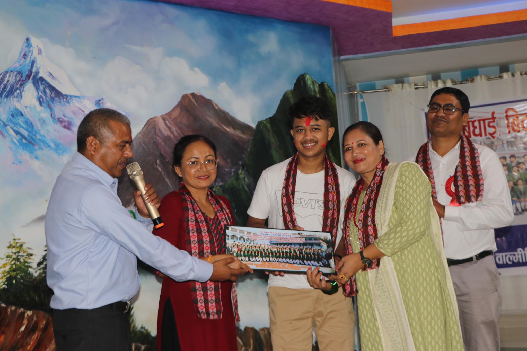वाल्मीकिमा एसईई परीक्षा उत्तिर्ण विद्यार्थीहरूलाई बधाई, बिदाई तथा शुभकामना कार्यक्रम