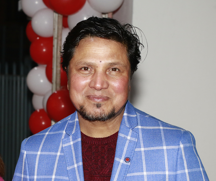 सरोज खनालको बचाउमा उत्रिए दीपकराज, लेख्छन्– सबैलाई गाली गरेर फिल्म चलाउने हो ?