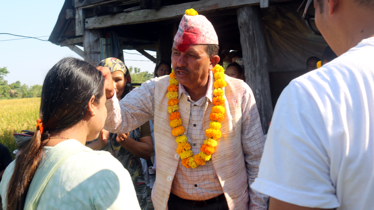 पथरीशनिश्चरेका मोते र गौतम एमालेमा प्रवेश