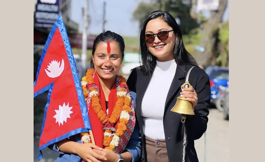 मोडल रेश्मा घिमिरे रास्वपा उम्मेदवार गौतमलाई भोट माग्दै वर्षा र उषापछि