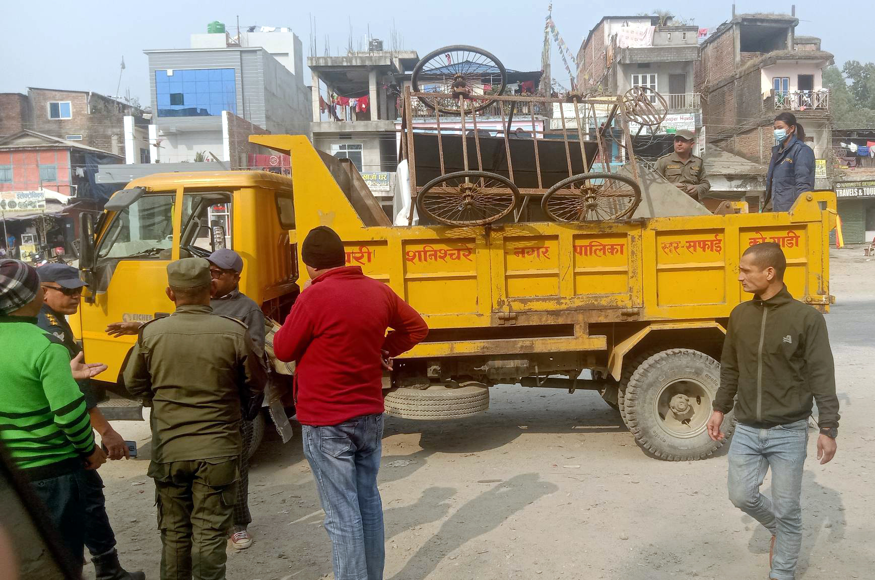 अटेर गर्ने सिटी सफारी र ठेलागाडालाई कारवाही थालियो