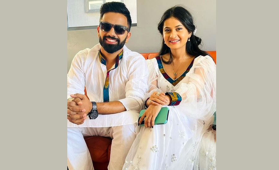 विष्णुसँगको तस्वीर सेयर गर्दै एलिना चौहानले लेखिन्– तिम्रो साथले मलाई जीवित राख्छ