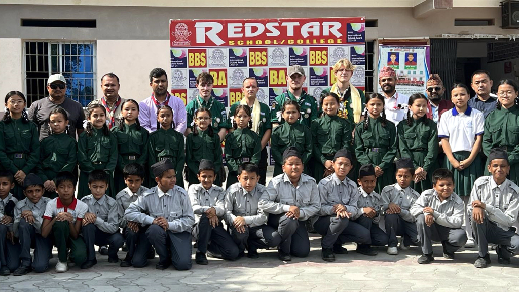 फ्रान्सेली स्काउट टोलीद्वारा रेडस्टार र पञ्चायतका विद्यार्थीहरूसँग अन्तरक्रिया