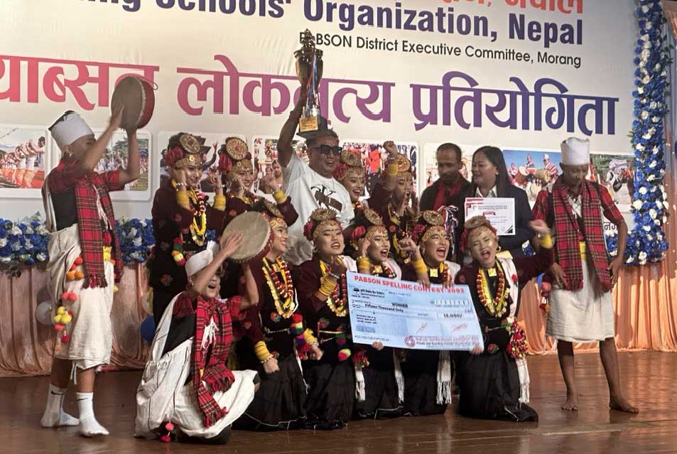 जिल्लास्तरीय प्याब्सन लोकनृत्य प्रतियोगिताको उपाधि एभरेष्टलाई
