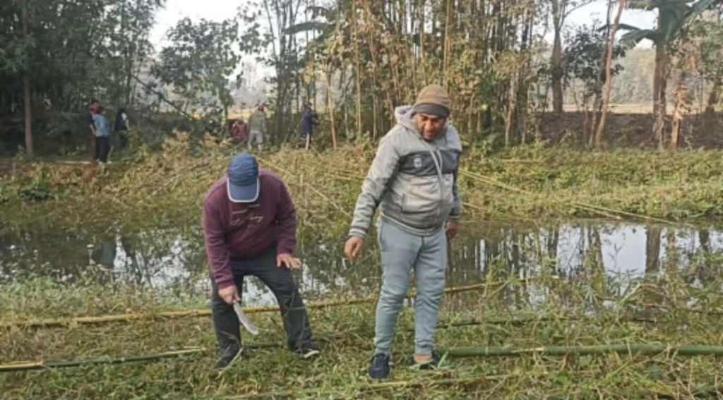 पथरी शनिश्चरेमा खेलकुद महासंघको आह्वानमा श्रमदान