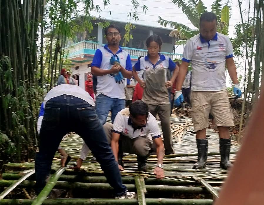 पथरी शनिश्चरेमा निरन्तर श्रमदान